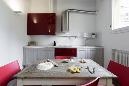 Red Appartamento Immerso Tra Le Mura Bolognesi Εξωτερικό φωτογραφία