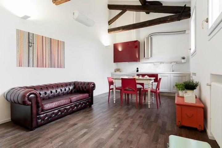 Red Appartamento Immerso Tra Le Mura Bolognesi Εξωτερικό φωτογραφία