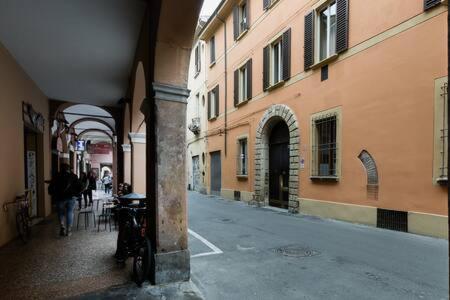 Red Appartamento Immerso Tra Le Mura Bolognesi Εξωτερικό φωτογραφία